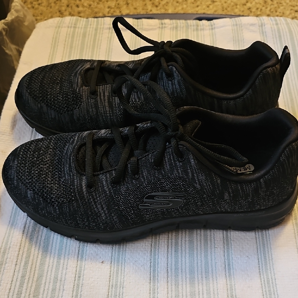 Skechers Sport with Memory Foam Sneakers.  Size 9.5 wide fit. Like new worn once